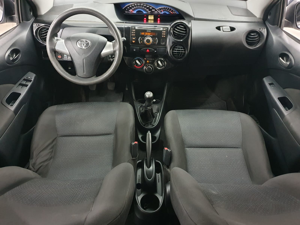 Toyota ETIOS Prata
