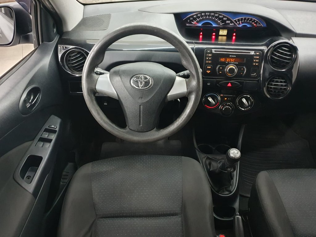 Toyota ETIOS Prata