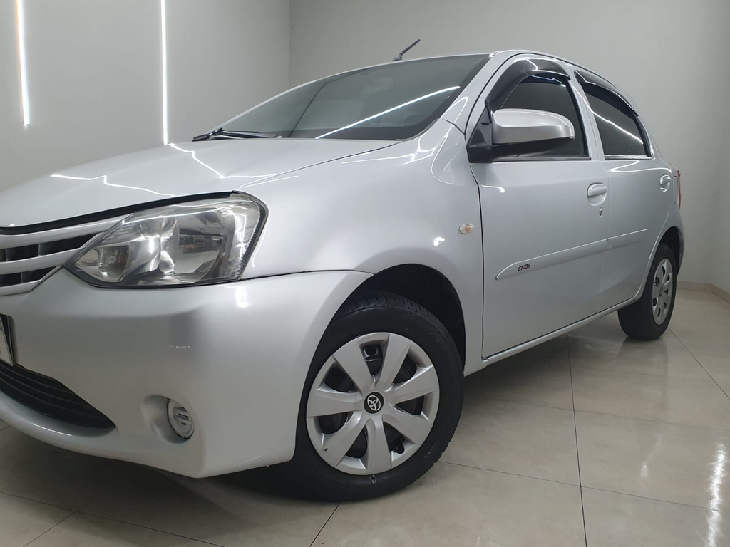 Toyota ETIOS Prata