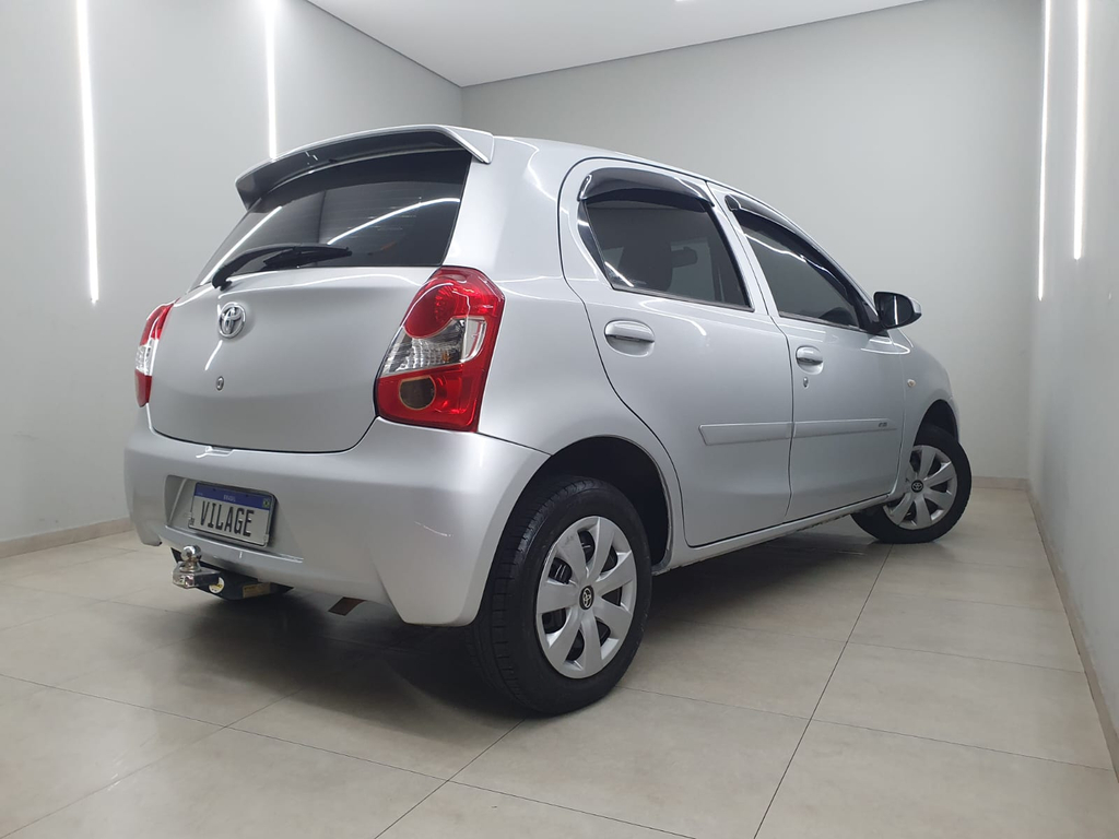 Toyota ETIOS Prata