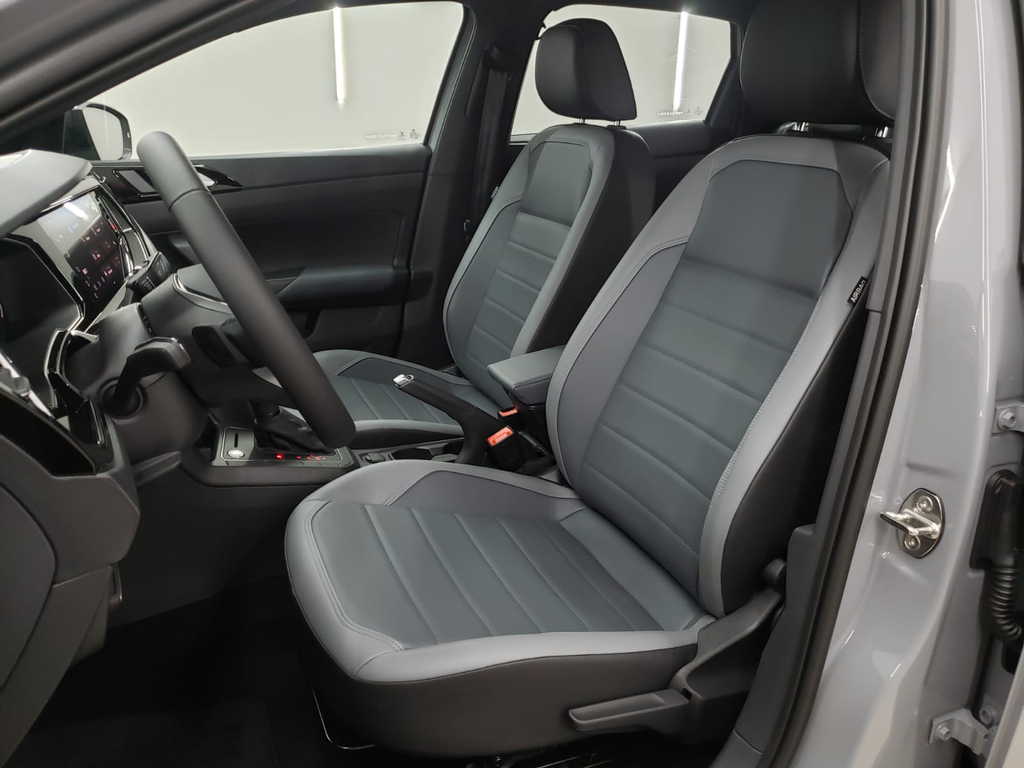 Volkswagen Nivus Cinza
