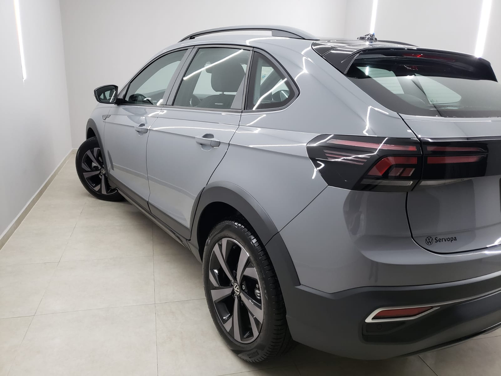 Volkswagen Nivus Cinza