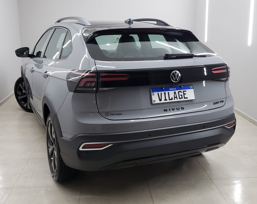 Volkswagen Nivus Cinza