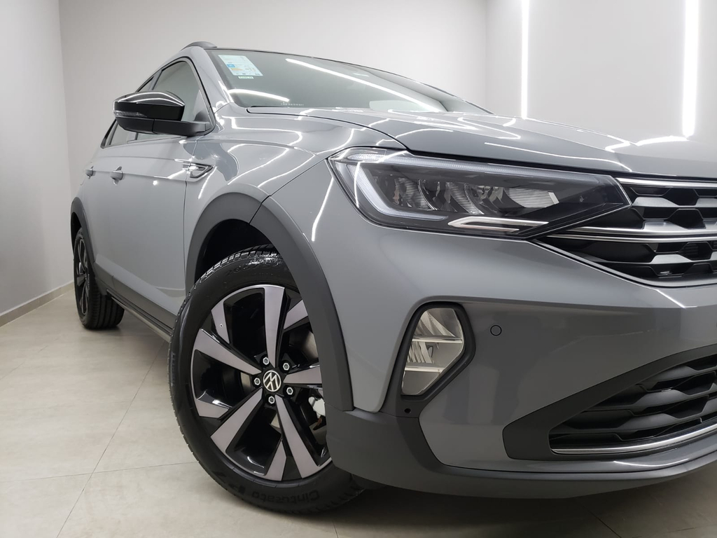 Volkswagen Nivus Cinza