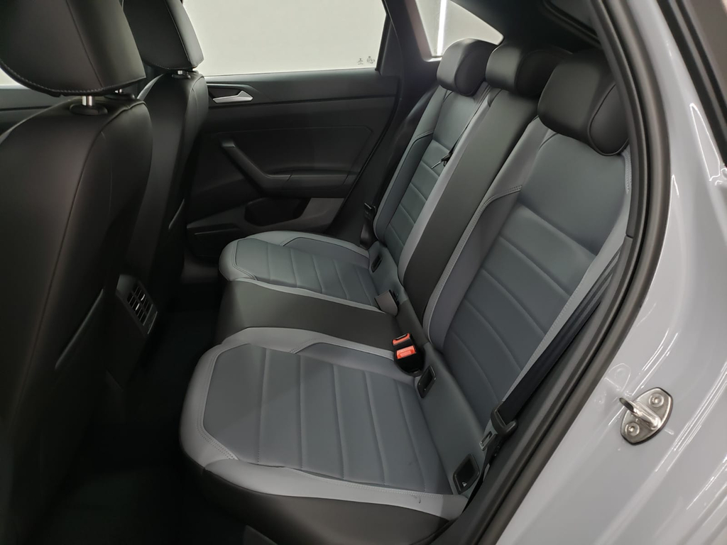 Volkswagen Nivus Cinza