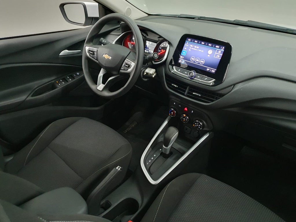 Chevrolet Onix Sedan Branco