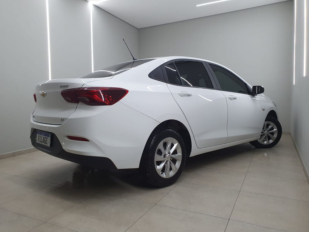 Chevrolet Onix Sedan Branco