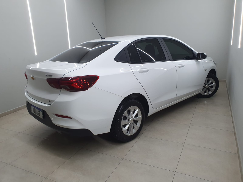 Chevrolet Onix Sedan Branco