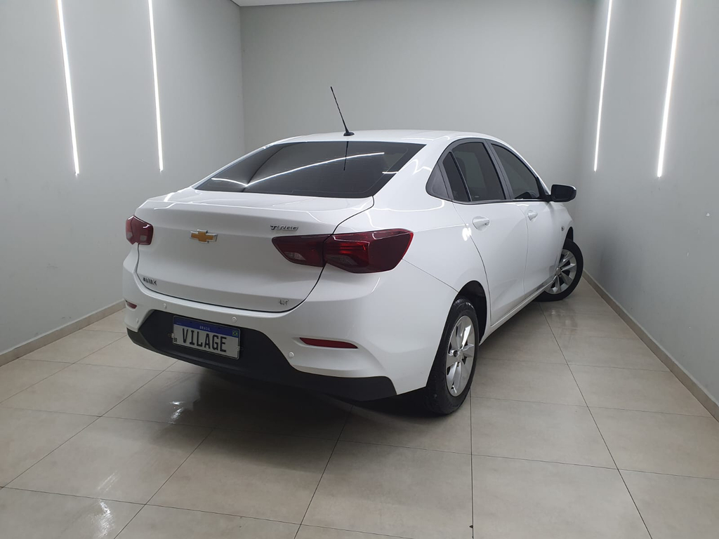 Chevrolet Onix Sedan Branco