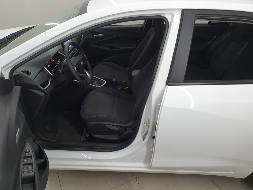 Chevrolet Onix Sedan Branco