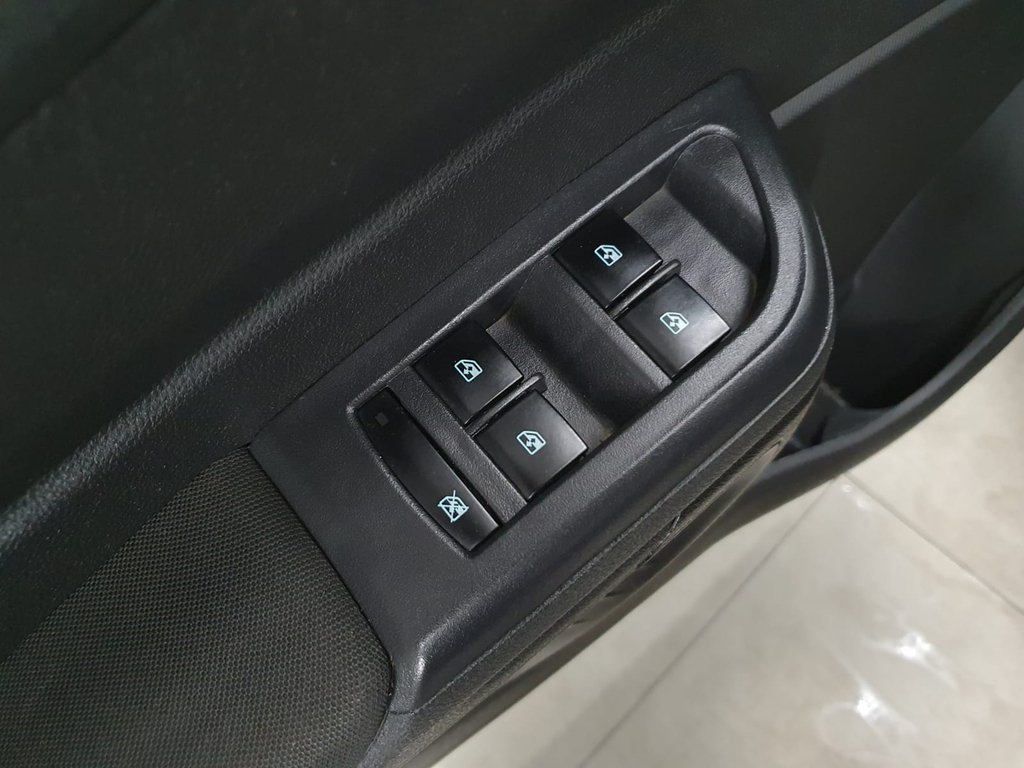 Chevrolet Onix Preto