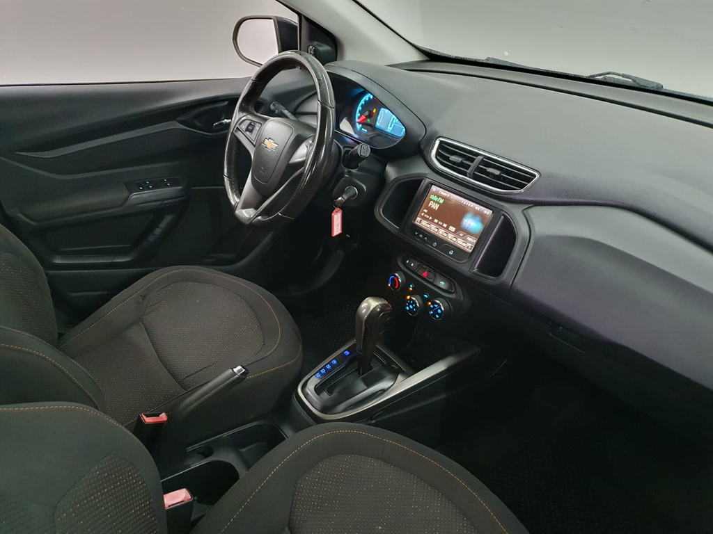 Chevrolet Onix Preto