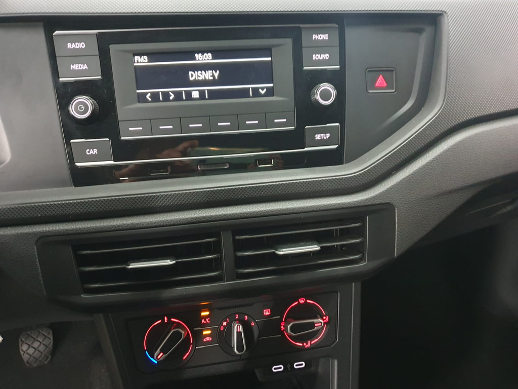 Volkswagen Polo Preto