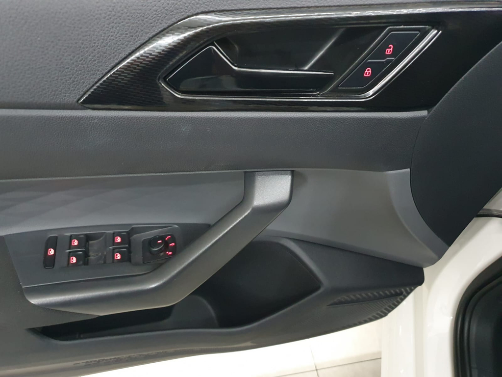 Volkswagen Virtus Branco