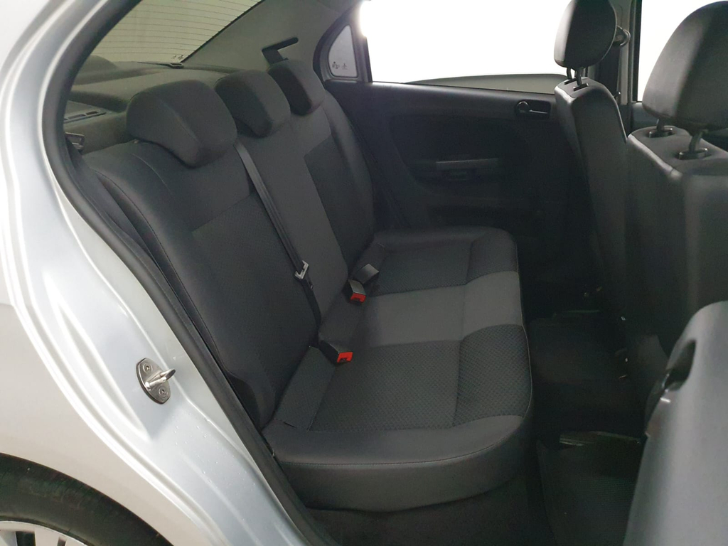 Volkswagen Voyage Prata