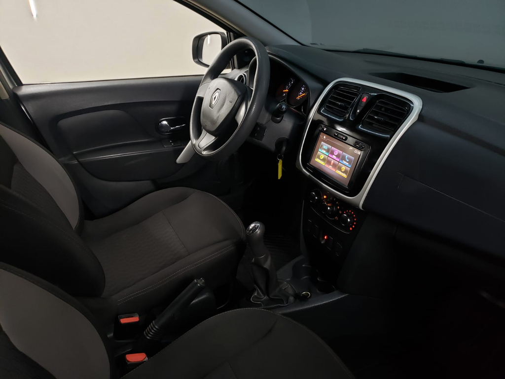 Renault Sandero Prata