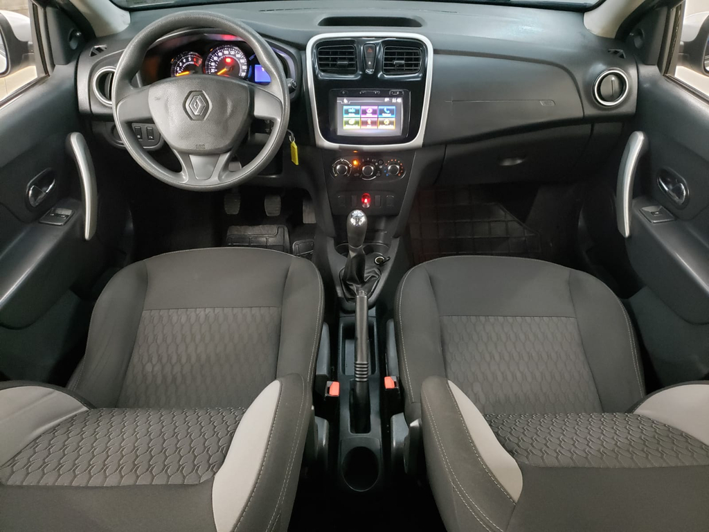 Renault Sandero Prata