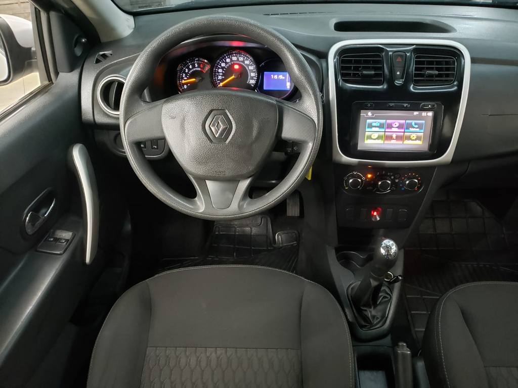 Renault Sandero Prata