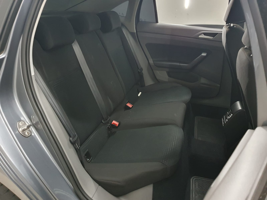 Volkswagen Virtus Cinza