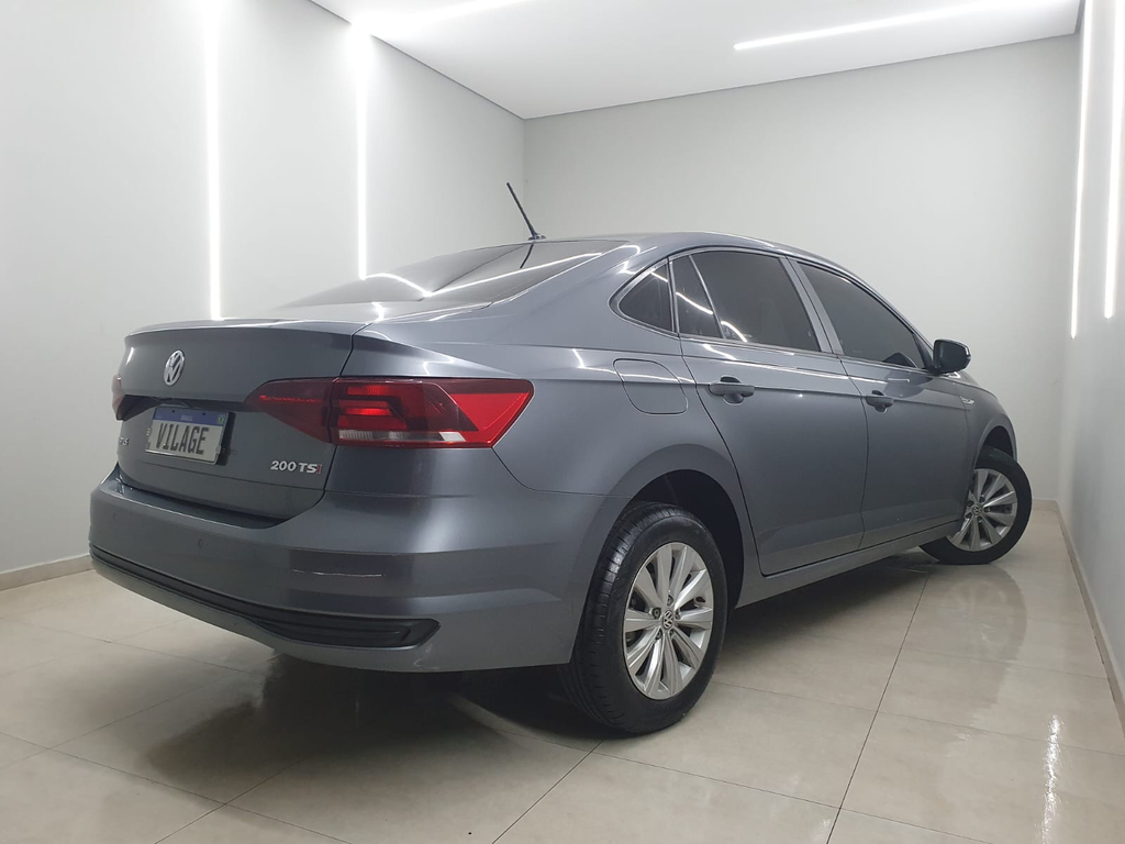 Volkswagen Virtus Cinza