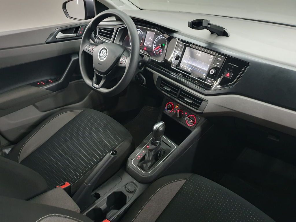 Volkswagen Virtus Cinza