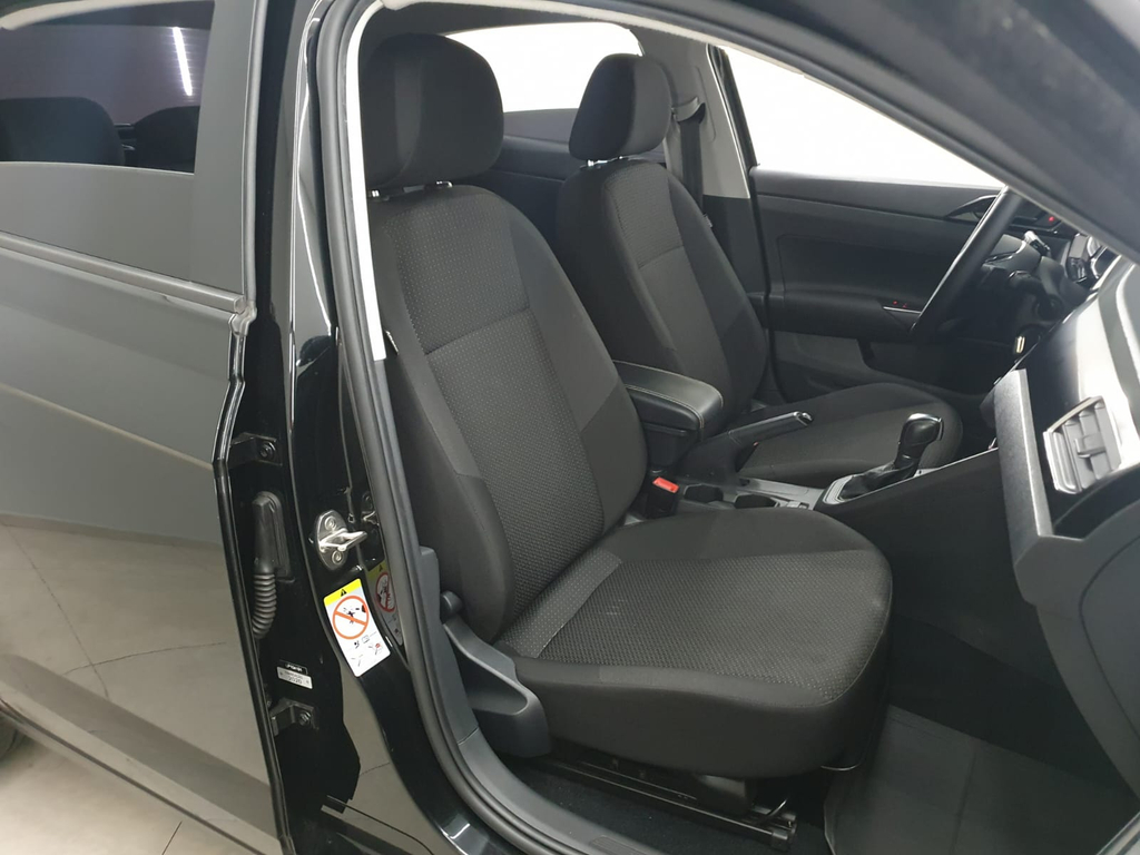 Volkswagen Polo Preto