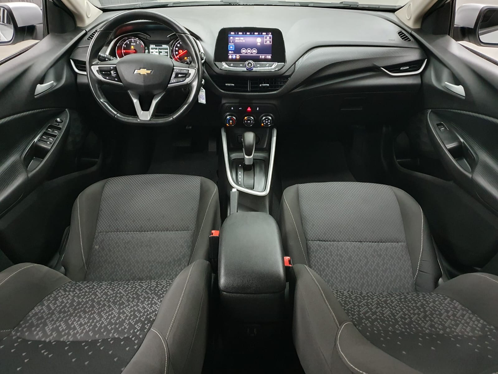 Chevrolet Onix Sedan Prata