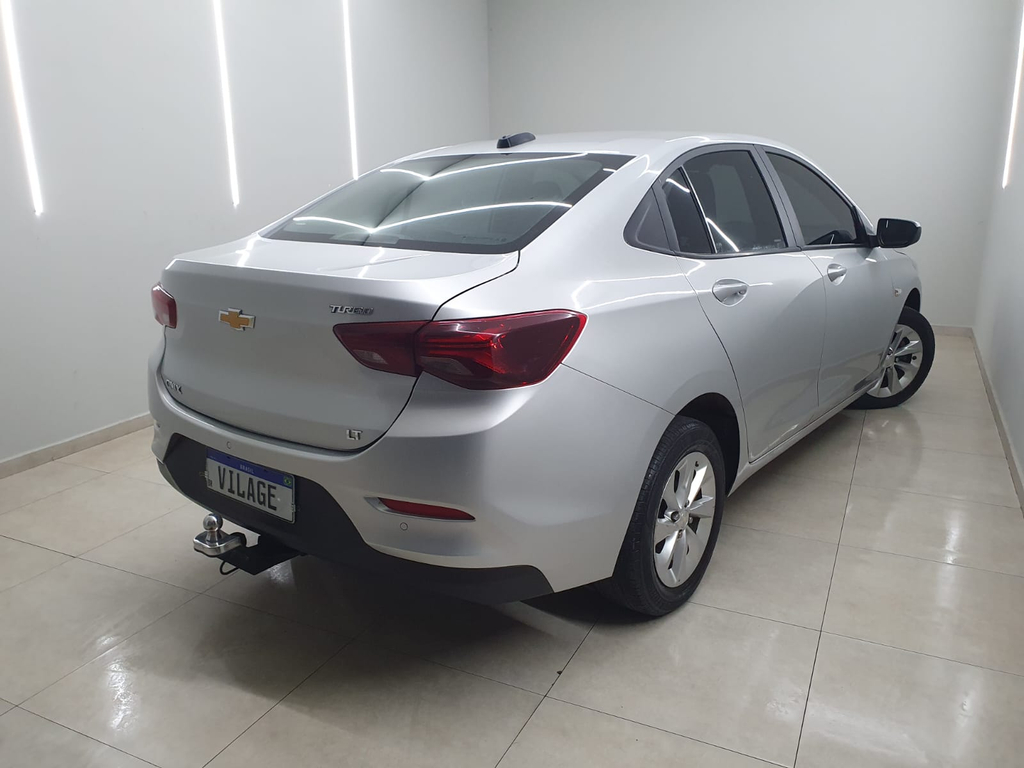 Chevrolet Onix Sedan Prata