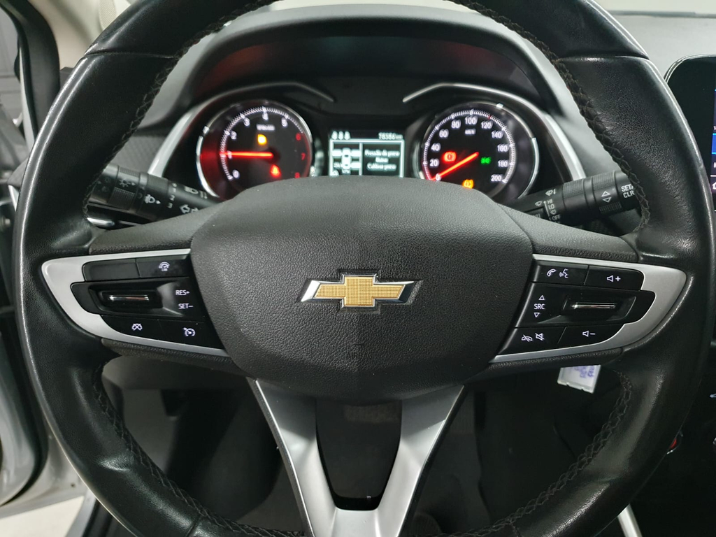 Chevrolet Onix Sedan Prata
