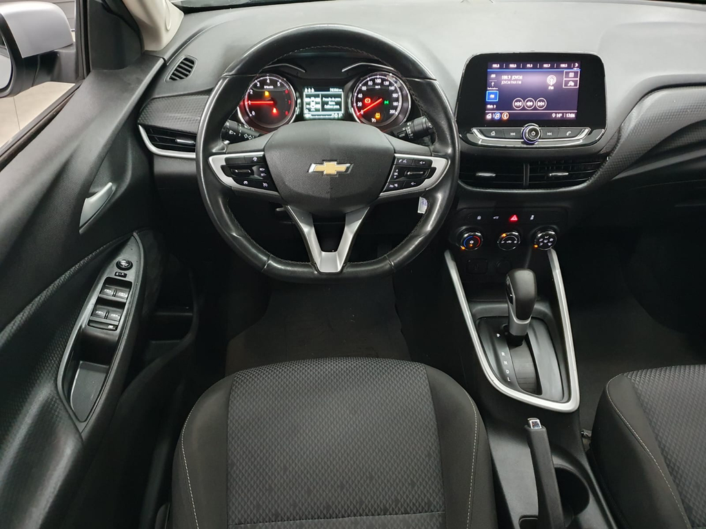 Chevrolet Onix Sedan Prata