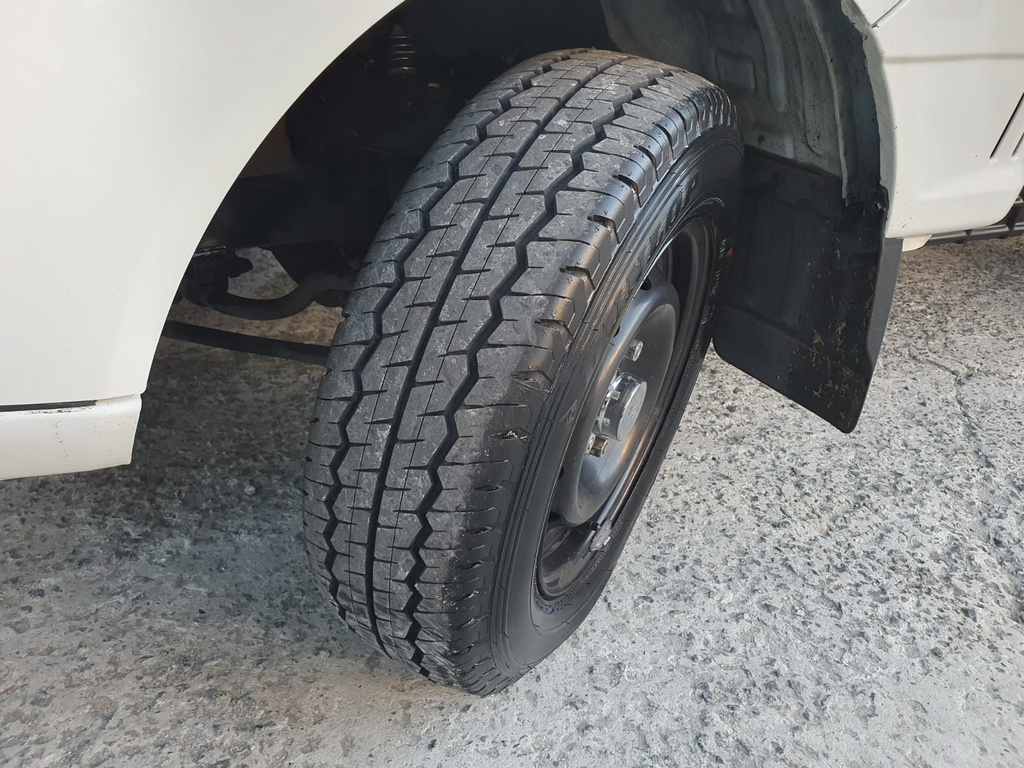 Hyundai HR Branco