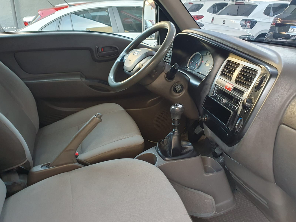 Hyundai HR Branco