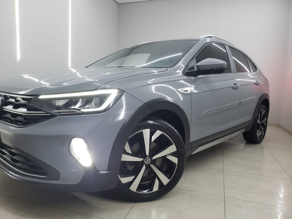 Volkswagen Nivus Cinza