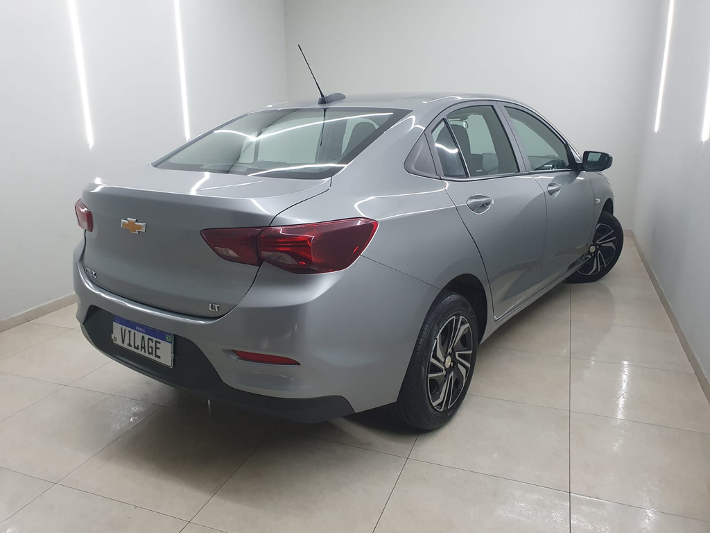 Chevrolet Onix Prata
