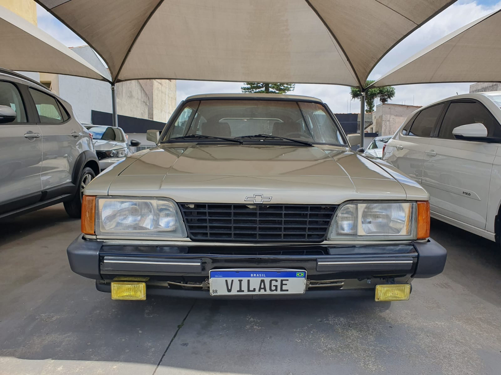 Chevrolet Caravan Bege