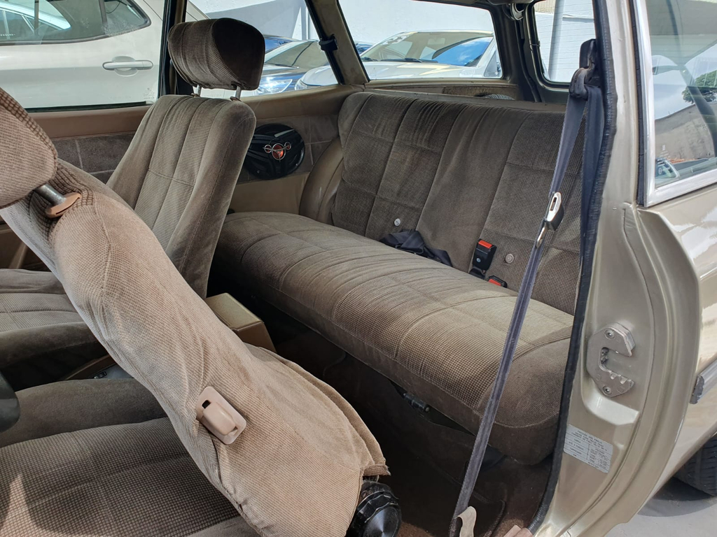 Chevrolet Caravan Bege