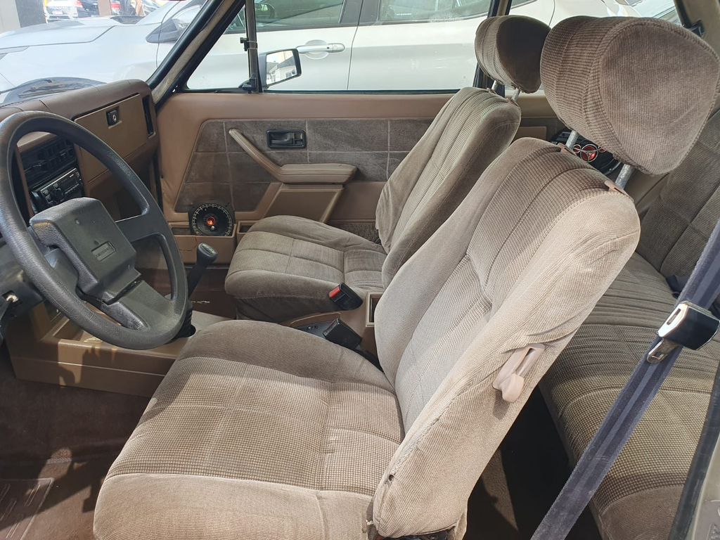 Chevrolet Caravan Bege