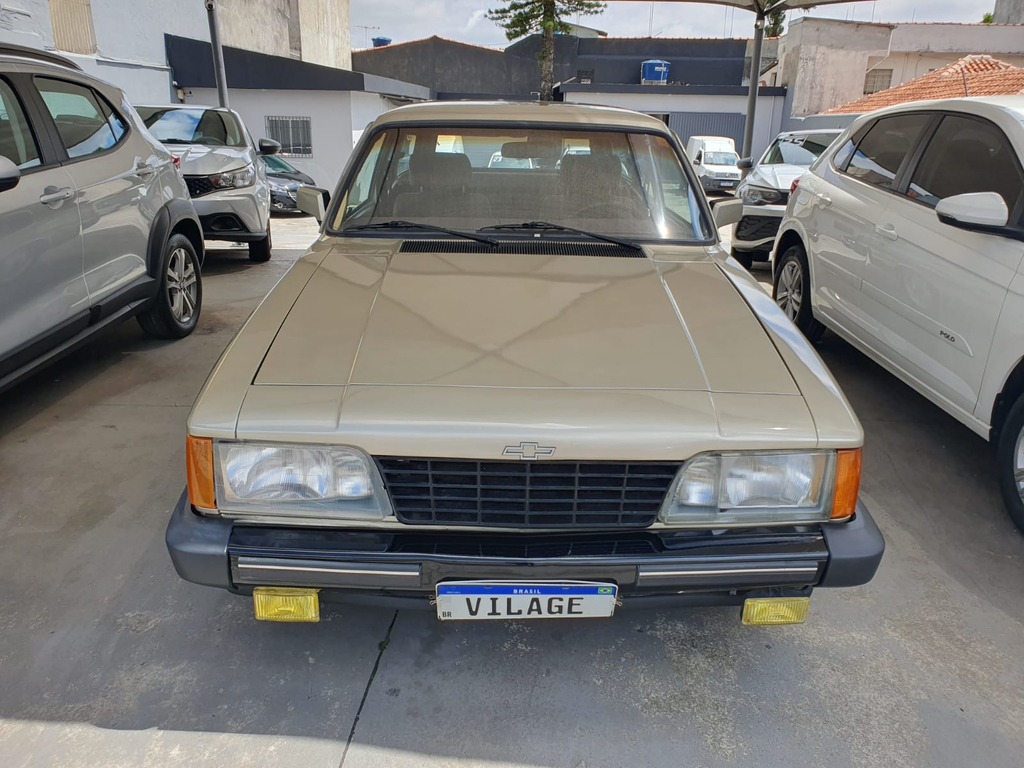 Chevrolet Caravan Bege
