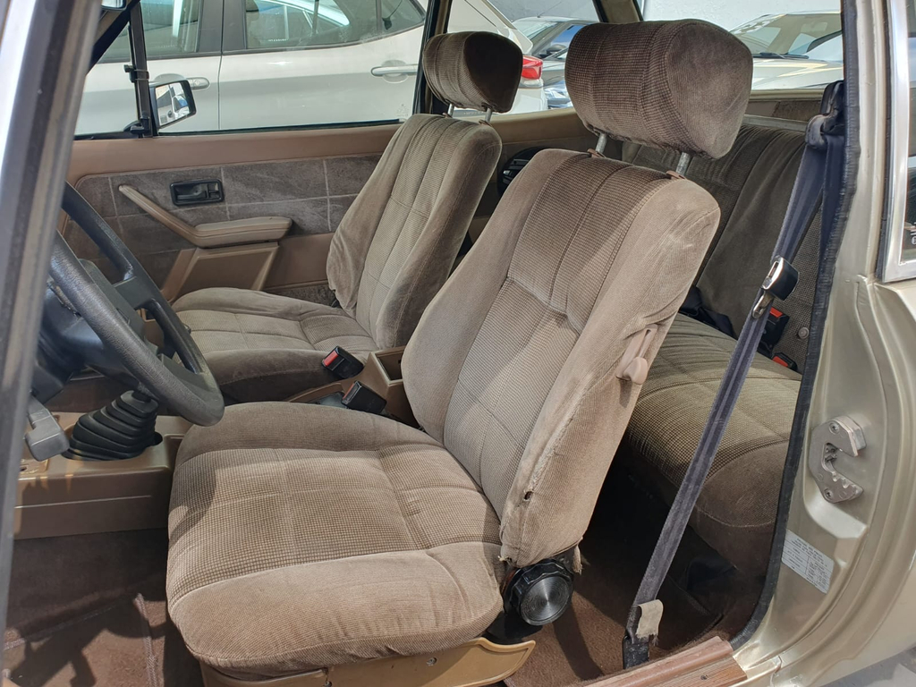 Chevrolet Caravan Bege