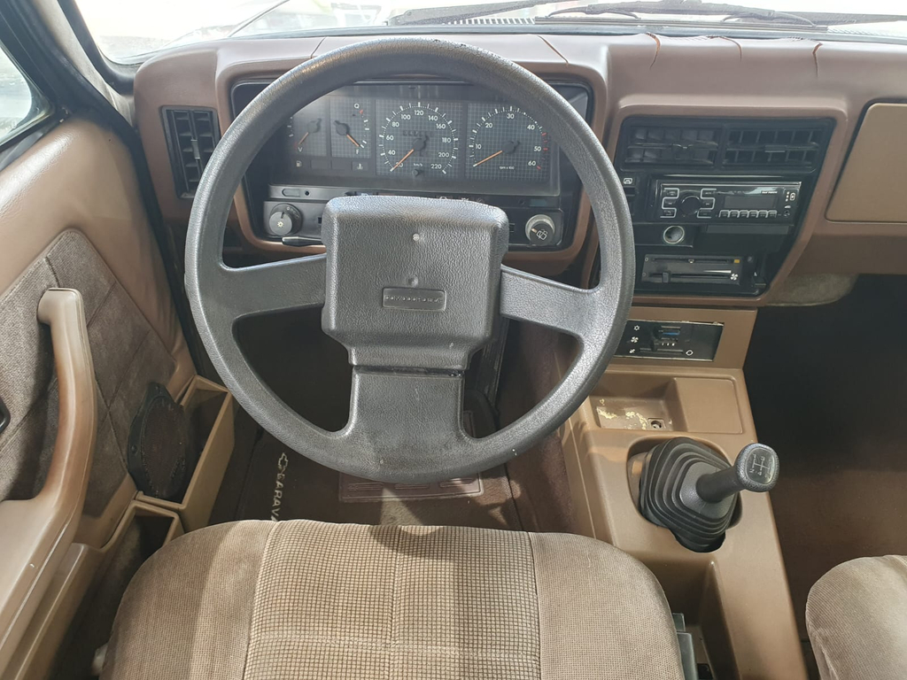 Chevrolet Caravan Bege