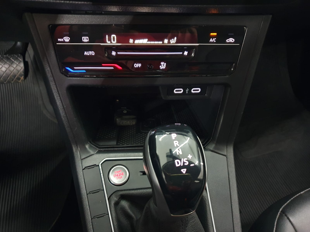 Volkswagen Polo Cinza