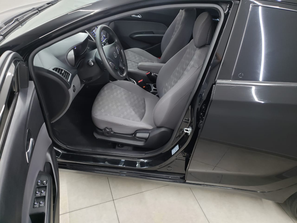 Hyundai HB20S Preto
