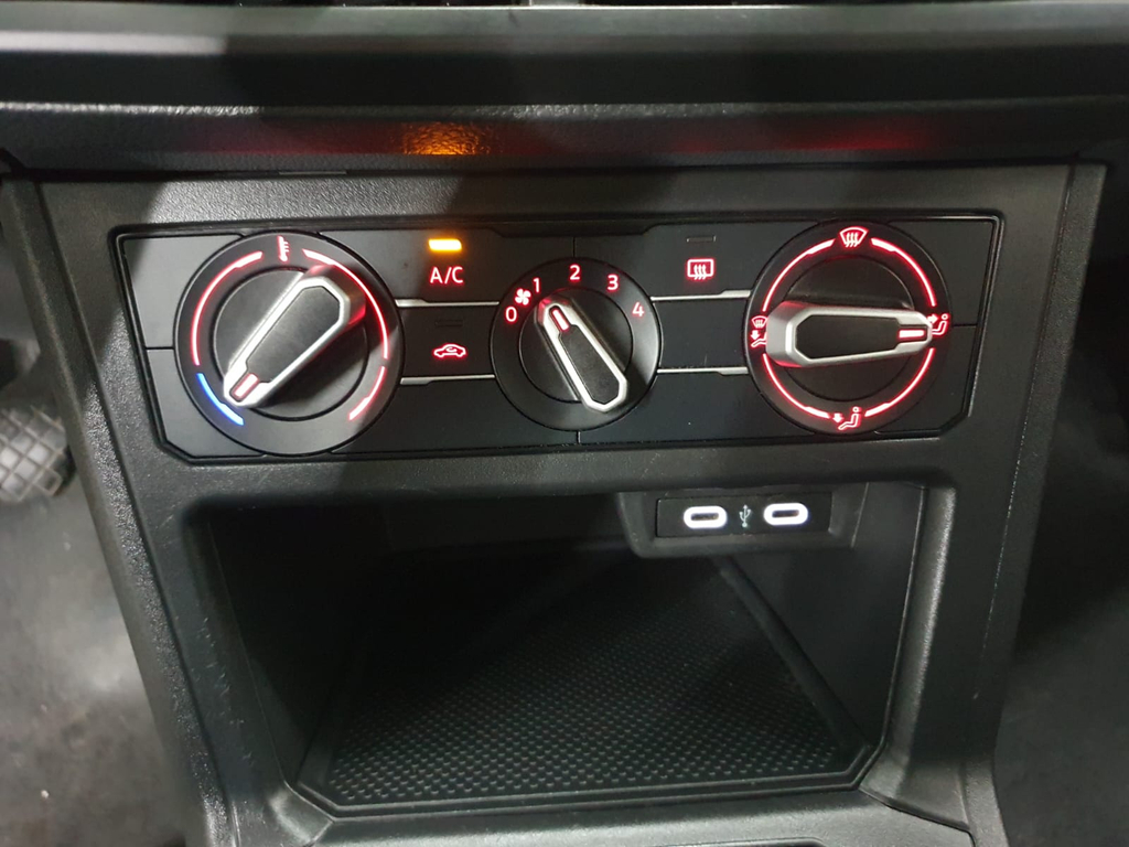 Volkswagen Polo Prata