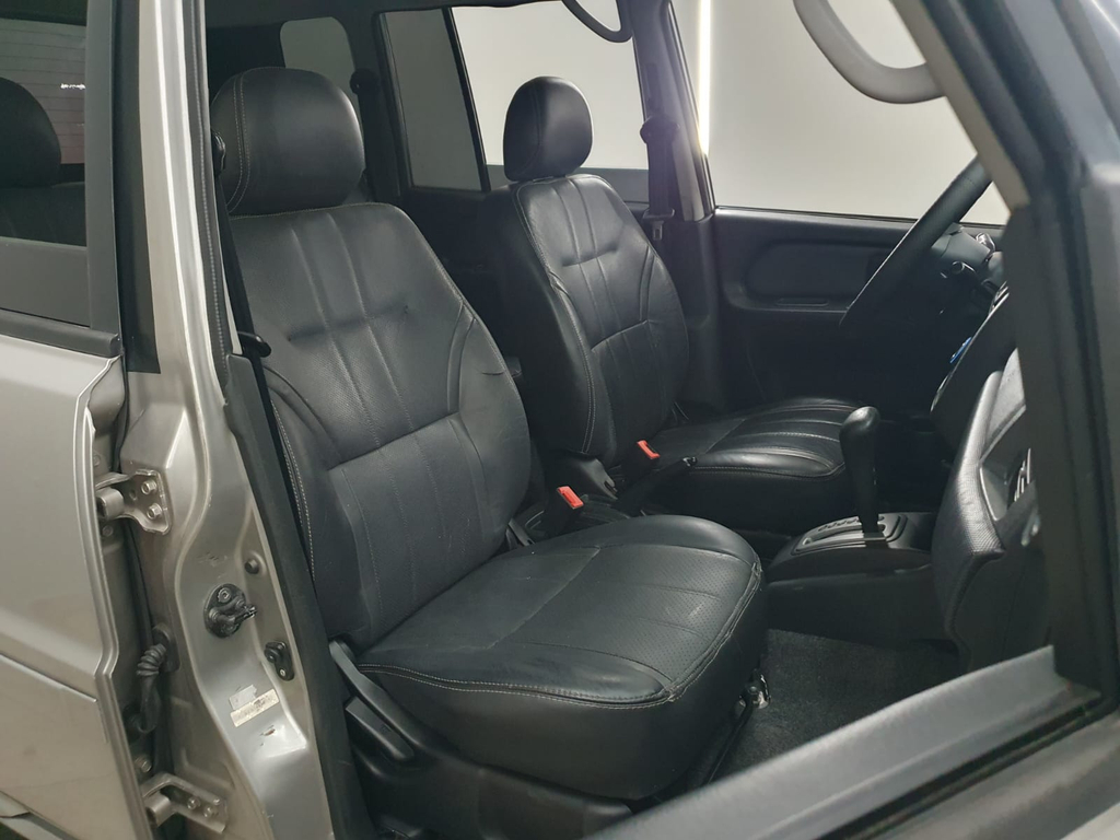 Mitsubishi Pajero TR4 Prata