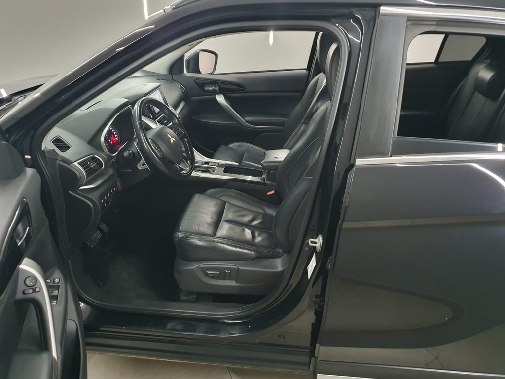 Mitsubishi Eclipse Cross Preto