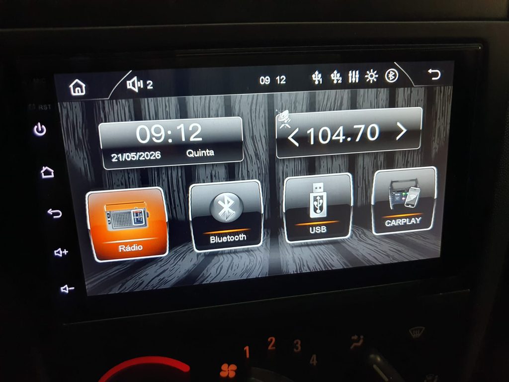 Chevrolet Montana Preto