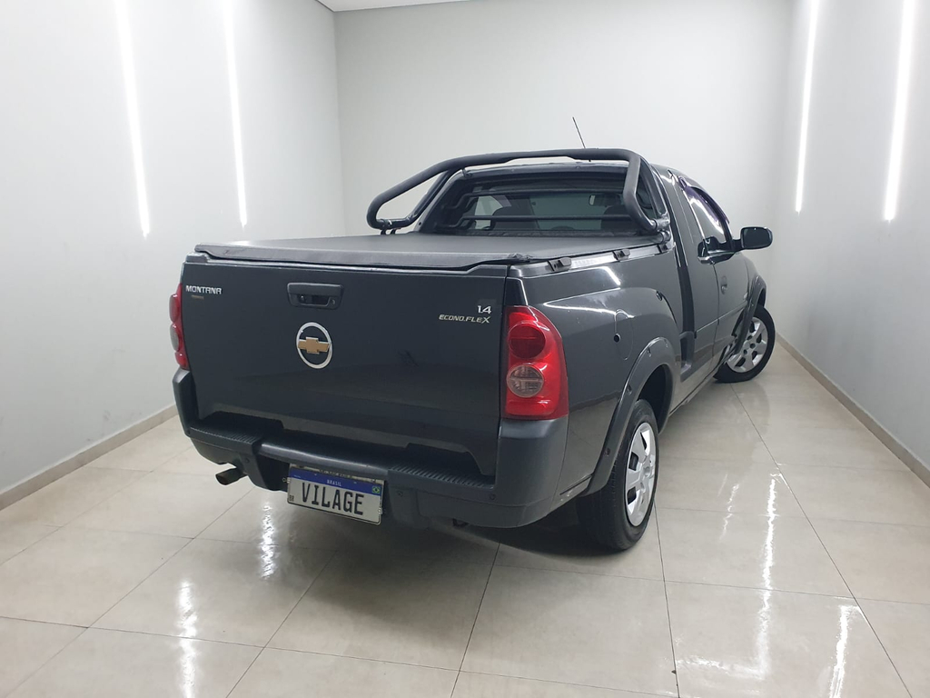 Chevrolet Montana Preto