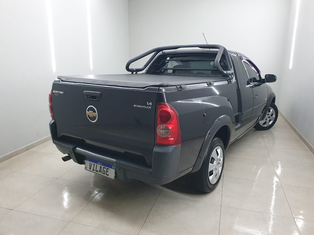 Chevrolet Montana Preto