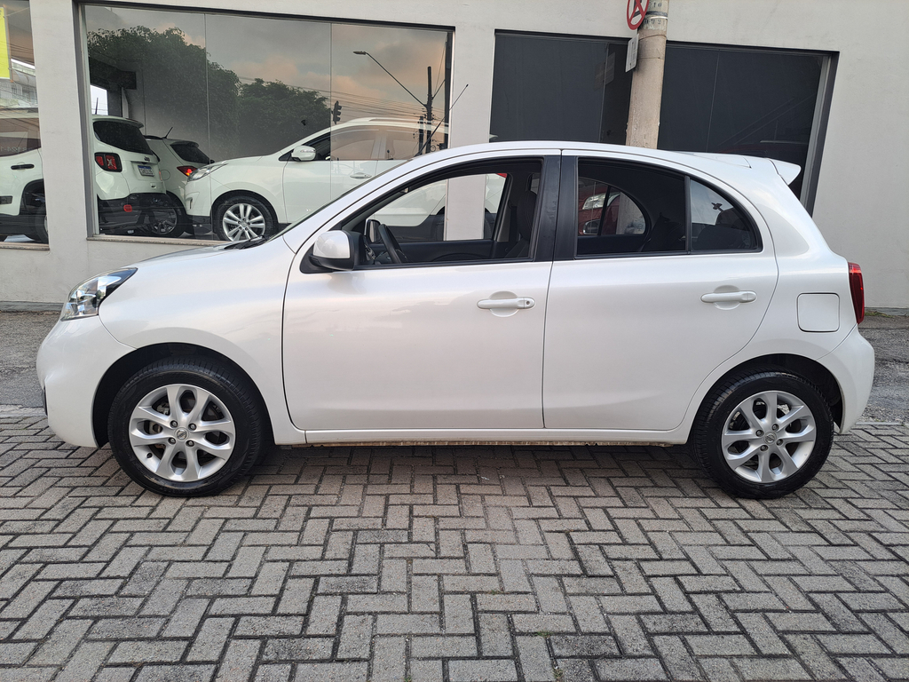 Nissan March 2016