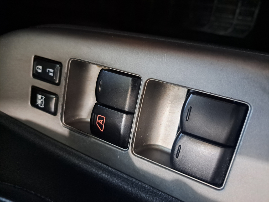Nissan March 2016